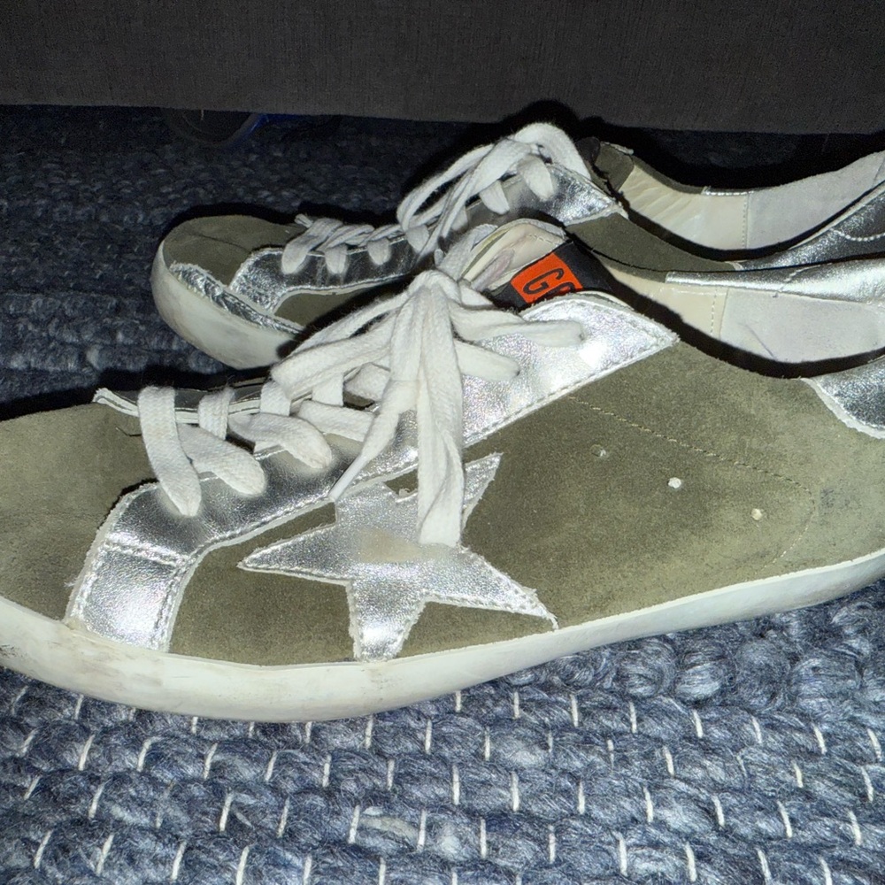 Golden Goose Grey/Silver Euro Size 41 Unisex Fashion Sneakers